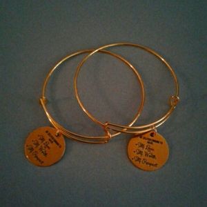 Woman's Gold Bangle